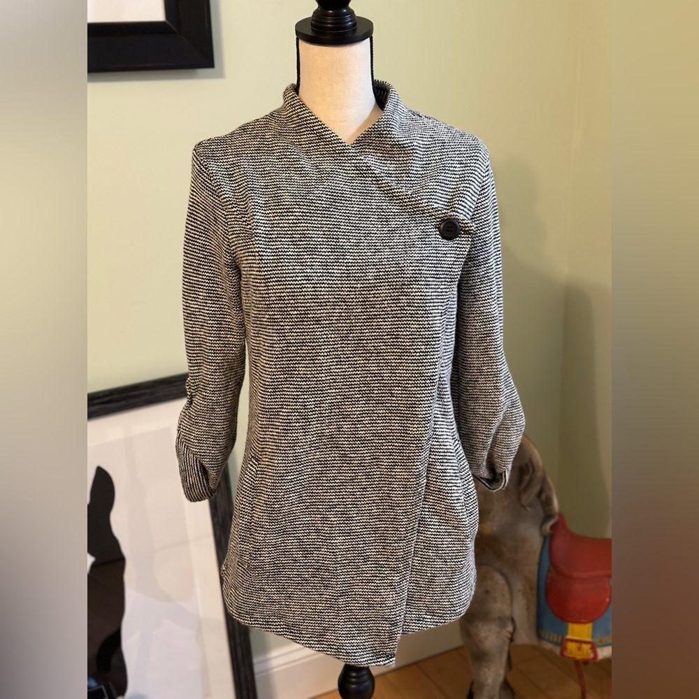 Dex Women's Asymmetrical Long Cardigan Sweater Size M Black & White Herringbone